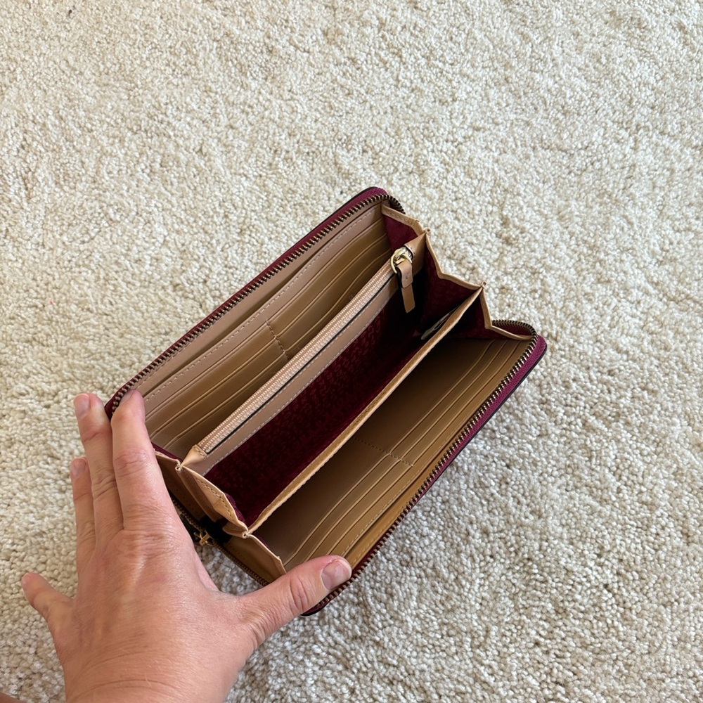 Kate Spade Neda Wallet- berry - Picture 3 of 3
